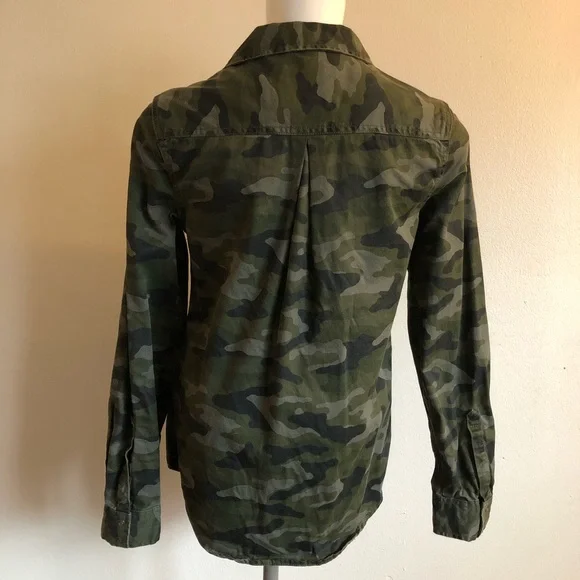 Arizona Jeans Camouflage Amazing Shirt Snaps Size Small NWOT - Picture 3 of 5